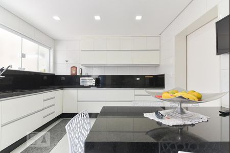 Casa à venda com 280m², 3 quartos e 3 vagas Casa à venda com 280m², 3 quartos e 3 vagasCozinha