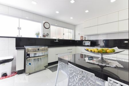 Casa à venda com 280m², 3 quartos e 3 vagas Casa à venda com 280m², 3 quartos e 3 vagasCozinha