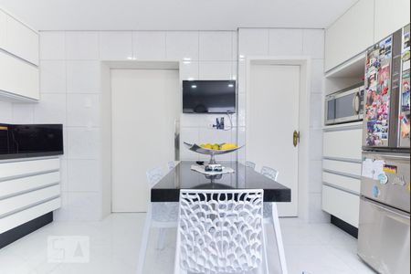 Casa à venda com 280m², 3 quartos e 3 vagas Casa à venda com 280m², 3 quartos e 3 vagasCozinha