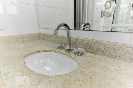 Casa à venda com 280m², 3 quartos e 3 vagas Casa à venda com 280m², 3 quartos e 3 vagasBanheiro Suíte 2