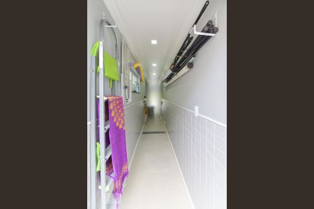 Casa à venda com 280m², 3 quartos e 3 vagas Casa à venda com 280m², 3 quartos e 3 vagasCorredor de Acesso