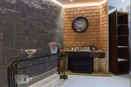 Casa à venda com 280m², 3 quartos e 3 vagas Casa à venda com 280m², 3 quartos e 3 vagasSala