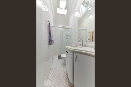 Casa à venda com 280m², 3 quartos e 3 vagas Casa à venda com 280m², 3 quartos e 3 vagasBanheiro da Suíte 1