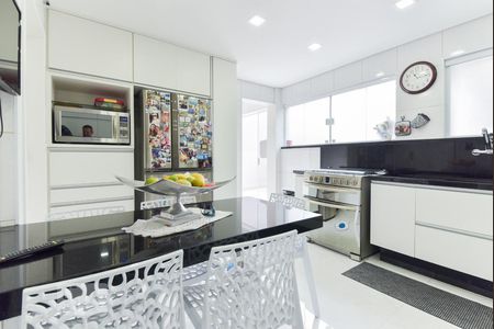 Casa à venda com 280m², 3 quartos e 3 vagas Casa à venda com 280m², 3 quartos e 3 vagasCozinha