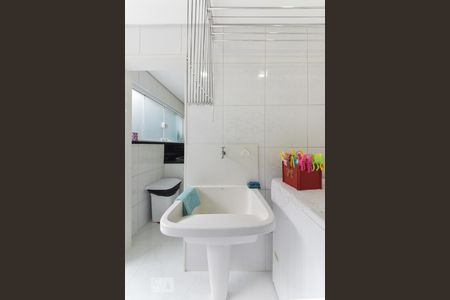 Casa à venda com 280m², 3 quartos e 3 vagas Casa à venda com 280m², 3 quartos e 3 vagasLavanderia