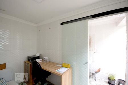 Casa à venda com 110m², 2 quartos e 1 vaga Casa à venda com 110m², 2 quartos e 1 vagaQuarto 3 Fundos