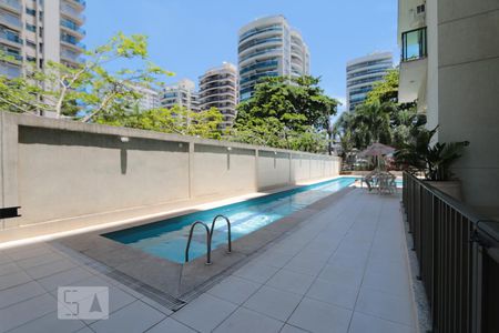 Apartamento à venda com 172m², 3 quartos e 2 vagasÁrea comum - Piscina