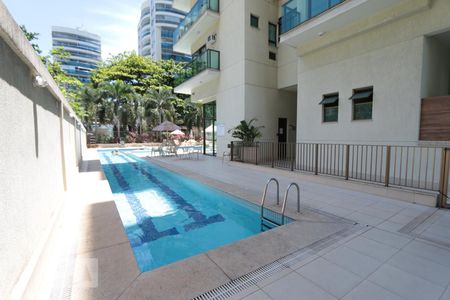 Apartamento à venda com 172m², 3 quartos e 2 vagasÁrea comum - Piscina