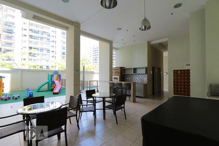 Apartamento à venda com 172m², 3 quartos e 2 vagasÁrea comum - Churrasqueira
