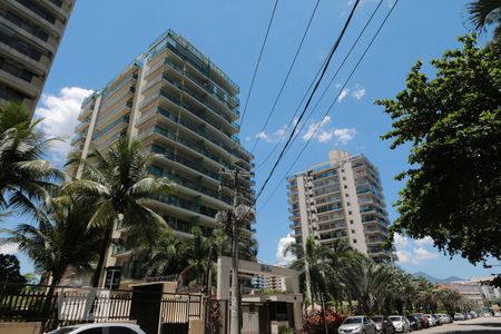 Apartamento à venda com 172m², 3 quartos e 2 vagasFachada e portaria