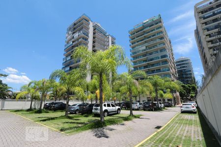 Apartamento à venda com 172m², 3 quartos e 2 vagasFachada e portaria