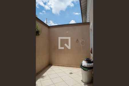 Casa à venda com 200m², 3 quartos e 4 vagas Casa à venda com 200m², 3 quartos e 4 vagasQuintal