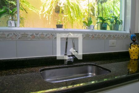 Casa à venda com 200m², 3 quartos e 4 vagas Casa à venda com 200m², 3 quartos e 4 vagasCozinha