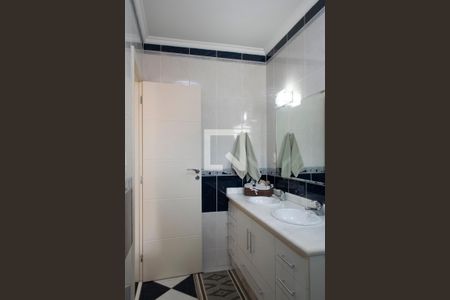 Casa à venda com 200m², 3 quartos e 4 vagas Casa à venda com 200m², 3 quartos e 4 vagasBanheiro quarto 1