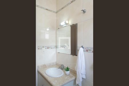 Casa à venda com 200m², 3 quartos e 4 vagas Casa à venda com 200m², 3 quartos e 4 vagasBanheiro quarto 3