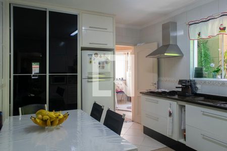 Casa à venda com 200m², 3 quartos e 4 vagas Casa à venda com 200m², 3 quartos e 4 vagasCozinha