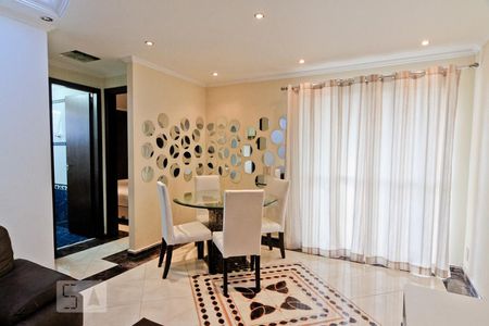 Sala de apartamento para alugar com 2 quartos, 75m² em City América, São Paulo