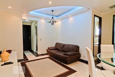 Sala de apartamento para alugar com 2 quartos, 75m² em City América, São Paulo