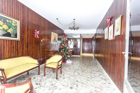 Apartamento à venda com 75m², 2 quartos e 2 vagasEntrada