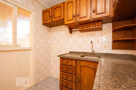 Cozinha de apartamento para alugar com 1 quarto, 50m² em Jardim do Salso, Porto Alegre