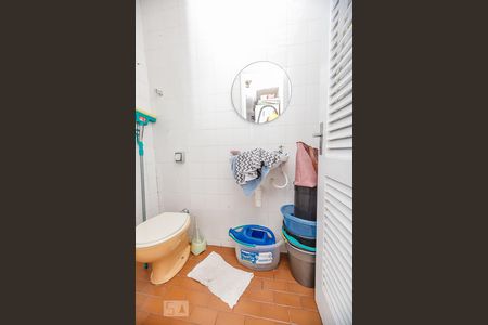 Apartamento à venda com 140m², 3 quartos e 2 vagas Apartamento à venda com 140m², 3 quartos e 2 vagasBanheiro de Serviço