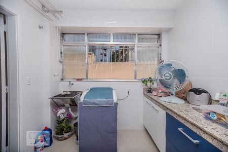 Apartamento à venda com 140m², 3 quartos e 2 vagas Apartamento à venda com 140m², 3 quartos e 2 vagasÁrea de Serviço