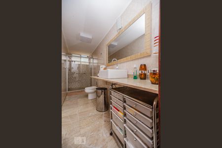 Apartamento à venda com 140m², 3 quartos e 2 vagas Apartamento à venda com 140m², 3 quartos e 2 vagasBanheiro Social