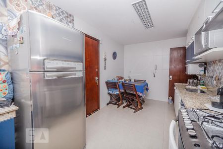 Apartamento à venda com 140m², 3 quartos e 2 vagas Apartamento à venda com 140m², 3 quartos e 2 vagasCozinha