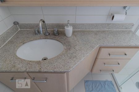 Apartamento à venda com 136m², 4 quartos e 2 vagas Apartamento à venda com 136m², 4 quartos e 2 vagasBanheiro da Suíte 3