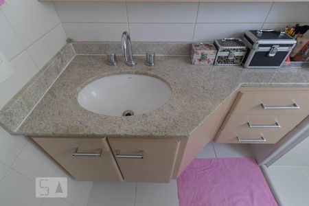 Apartamento à venda com 136m², 4 quartos e 2 vagas Apartamento à venda com 136m², 4 quartos e 2 vagasBanheiro da Suíte 1