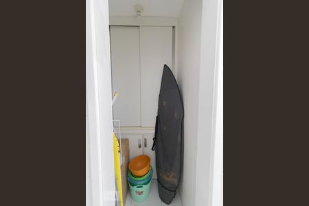 Apartamento à venda com 136m², 4 quartos e 2 vagas Apartamento à venda com 136m², 4 quartos e 2 vagasÁrea de Serviço