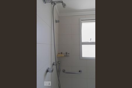 Apartamento à venda com 136m², 4 quartos e 2 vagas Apartamento à venda com 136m², 4 quartos e 2 vagasBanheiro da Suíte 1