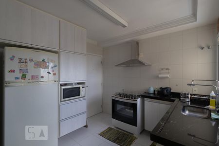 Apartamento à venda com 136m², 4 quartos e 2 vagas Apartamento à venda com 136m², 4 quartos e 2 vagasCozinha