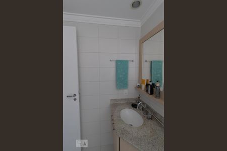 Apartamento à venda com 136m², 4 quartos e 2 vagas Apartamento à venda com 136m², 4 quartos e 2 vagasBanheiro da Suíte 2
