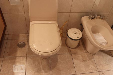 Casa para alugar com 250m², 3 quartos e 4 vagasBanheiro 1