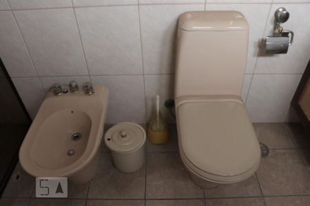 Casa para alugar com 250m², 3 quartos e 4 vagasBanheiro 2