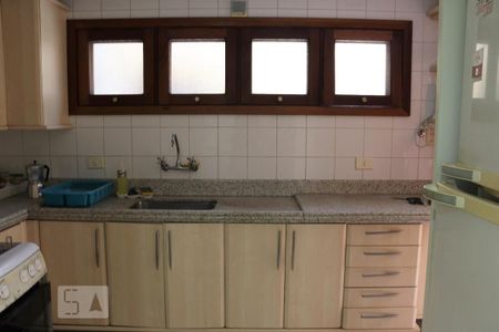 Casa para alugar com 250m², 3 quartos e 4 vagasCozinha