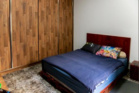 Casa à venda com 544m², 4 quartos e 8 vagas Casa à venda com 544m², 4 quartos e 8 vagasQuarto 4