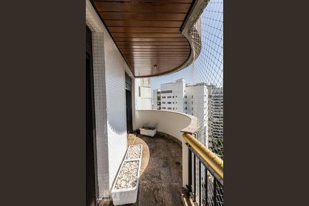 Apartamento para alugar com 496m², 5 quartos e 5 vagas Apartamento para alugar com 496m², 5 quartos e 5 vagasVaranda Suite 1 e 2
