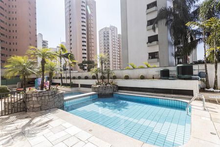 Apartamento para alugar com 496m², 5 quartos e 5 vagas Apartamento para alugar com 496m², 5 quartos e 5 vagasÁrea comum - Piscina