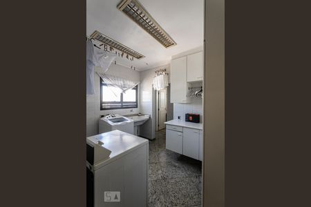 Apartamento para alugar com 496m², 5 quartos e 5 vagas Apartamento para alugar com 496m², 5 quartos e 5 vagasÁrea de Serviço