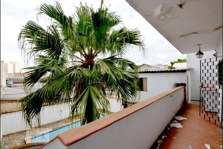 Casa à venda com 300m², 4 quartos e 6 vagas Casa à venda com 300m², 4 quartos e 6 vagasVaranda