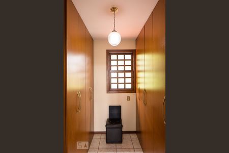 Casa à venda com 400m², 5 quartos e 5 vagas Casa à venda com 400m², 5 quartos e 5 vagasCloset do Quarto 1 Suíte (andar 2)