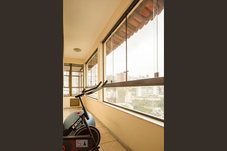 Casa à venda com 400m², 5 quartos e 5 vagas Casa à venda com 400m², 5 quartos e 5 vagasVaranda compartilhada (andar 2)