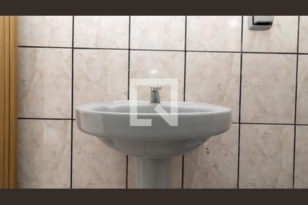 Banheiro de casa para alugar com 1 quarto, 45m² em Burgo Paulista, São Paulo