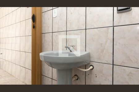 Banheiro de casa para alugar com 1 quarto, 45m² em Burgo Paulista, São Paulo