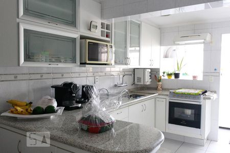 Apartamento à venda com 120m², 3 quartos e 2 vagas Apartamento à venda com 120m², 3 quartos e 2 vagasCozinha