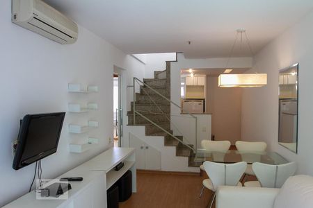 Apartamento à venda com 110m², 2 quartos e 1 vaga Apartamento à venda com 110m², 2 quartos e 1 vagaSala