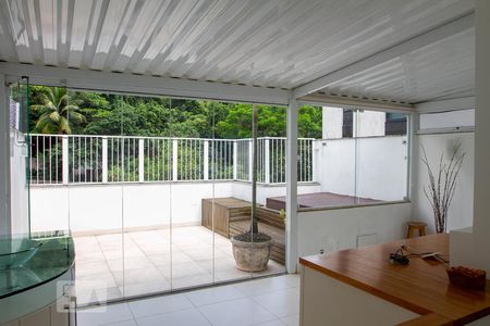 Apartamento à venda com 110m², 2 quartos e 1 vaga Apartamento à venda com 110m², 2 quartos e 1 vagaSala - Cobertura