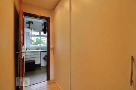 Apartamento à venda com 248m², 4 quartos e 4 vagasRoupeiro